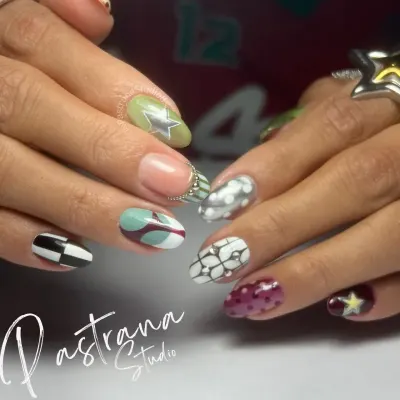 Diseño de uñas personalizado 20