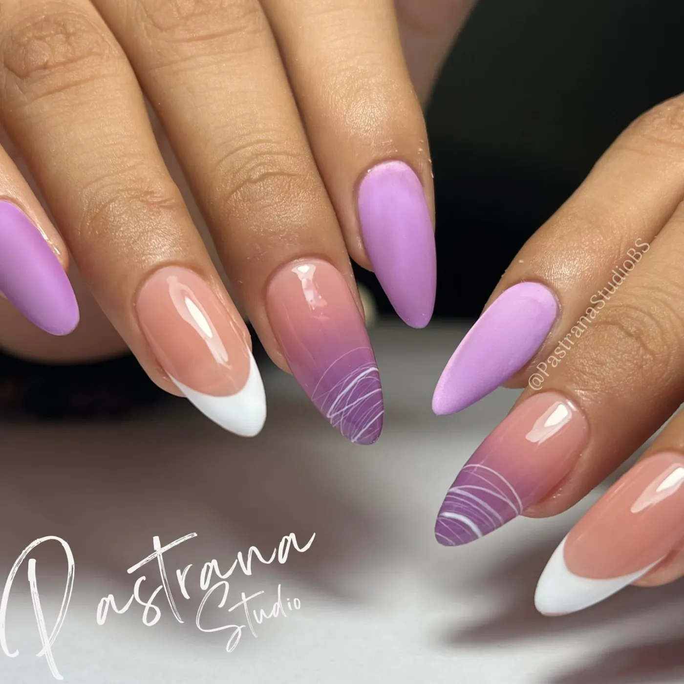 Set de press on con diseño exclusivo hecho a mano